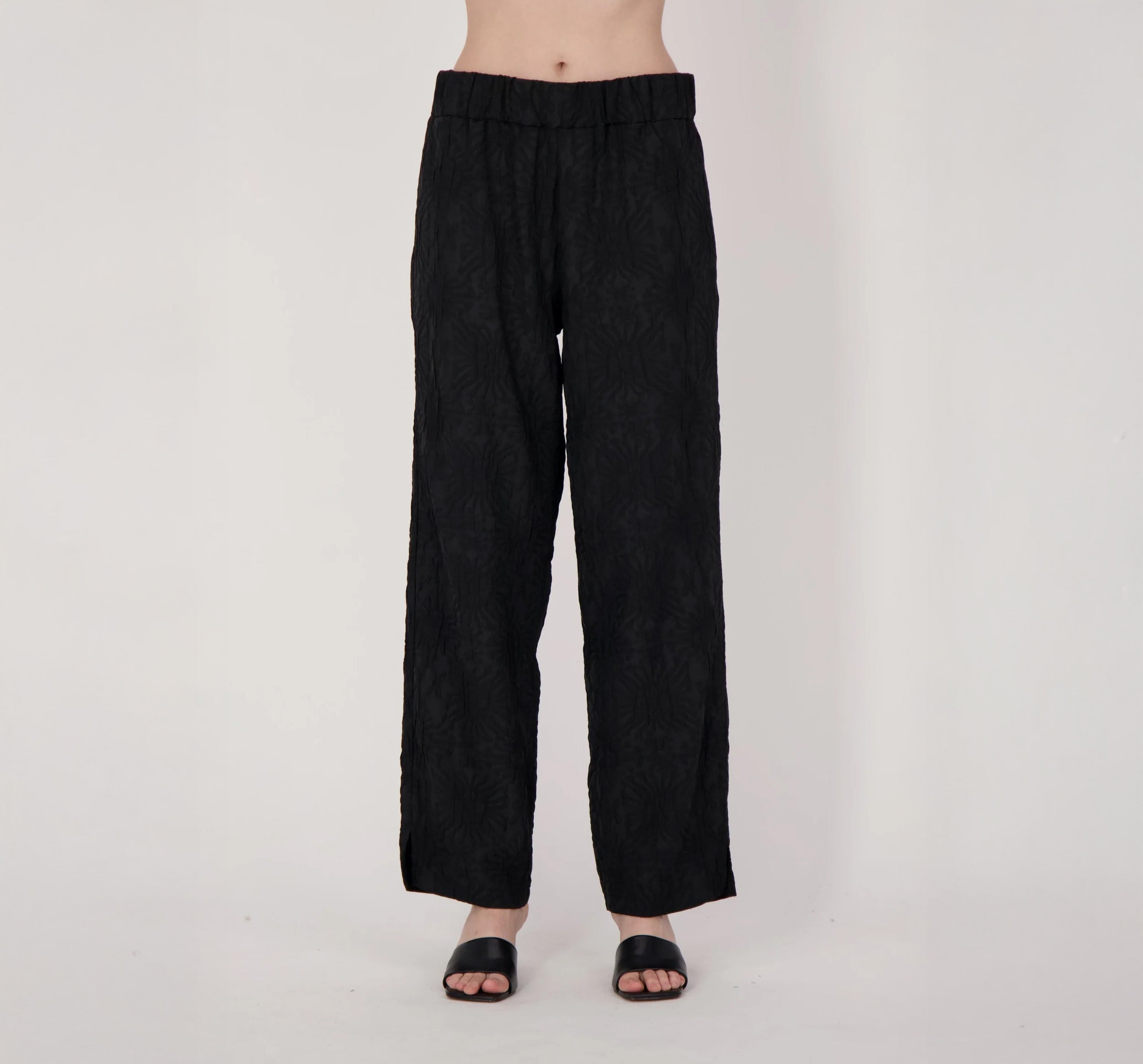 Embossed Pant 225267