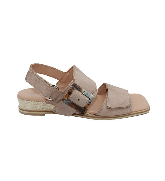 Hannah Sandal