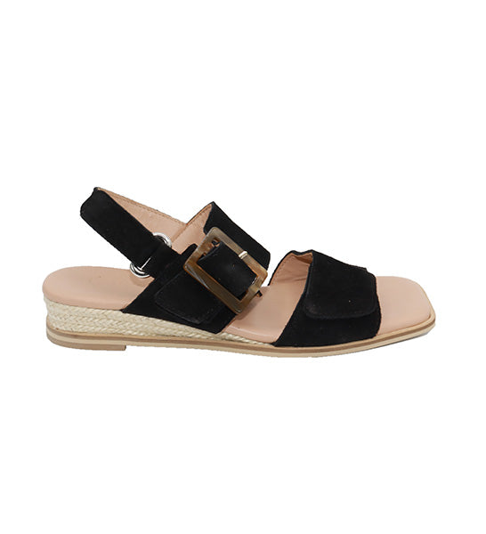 Hannah Sandal
