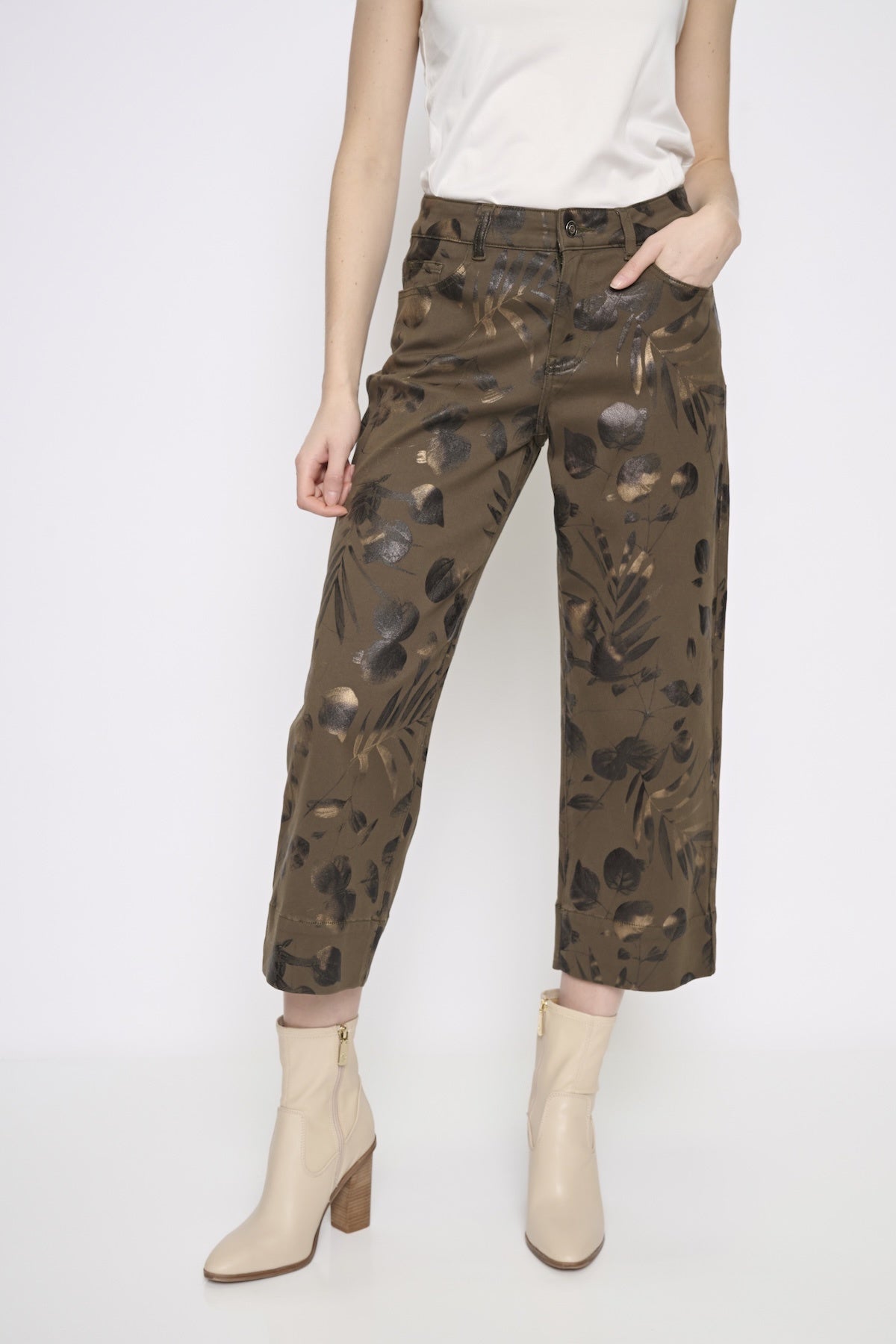 Wide-Leg Cropped Jeans Y6093JG