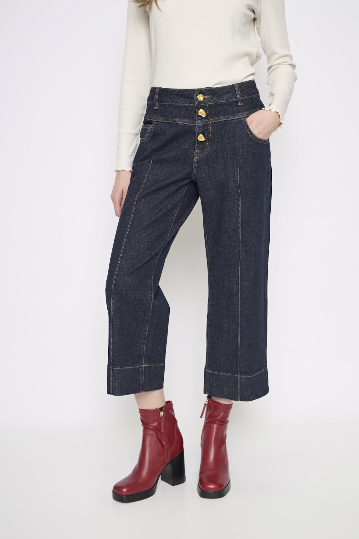 Wide-Leg Cropped Jeans Y6097
