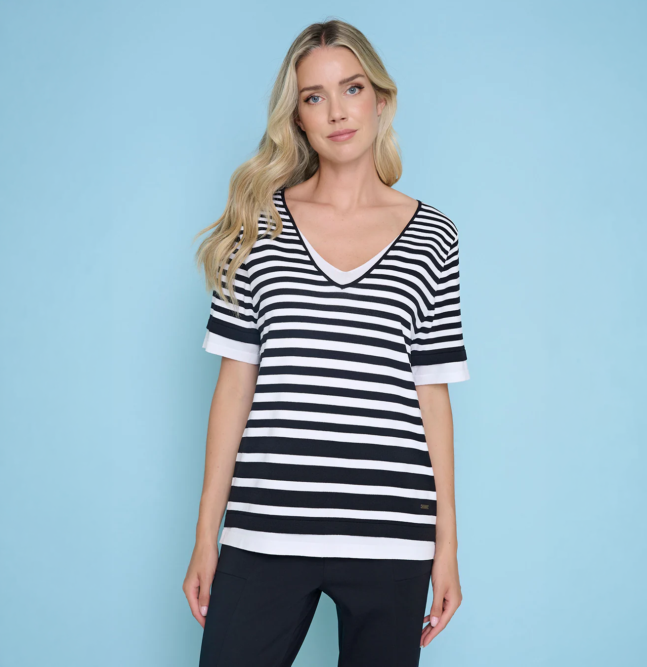 V-Neck Stripe Top ZE168DI